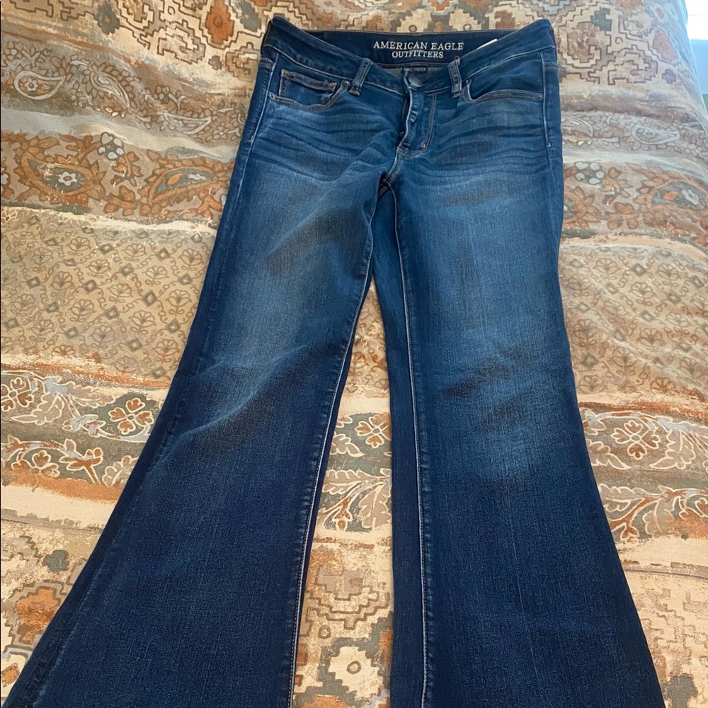 “American Eagle” High-Rise Raw-Hem Slim Flares